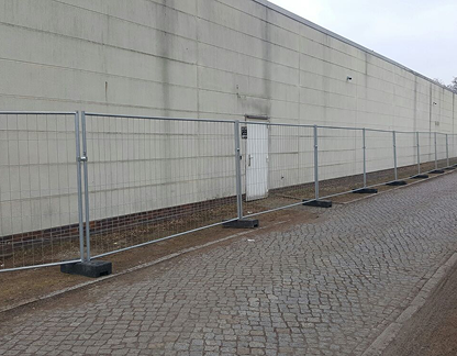 Mietzäune.de hat bereits zahlreiche Baustellenabsperrungen für glückliche Kunden umgesetzt.