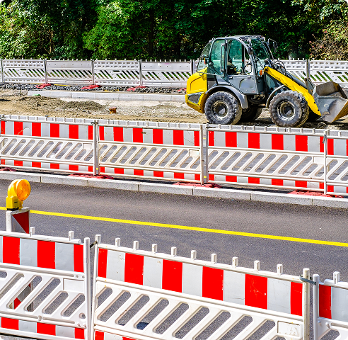 Mietzäune.de liefert dir Warnlampen, Bauzäune, Absperrungen für deine Baustelle.