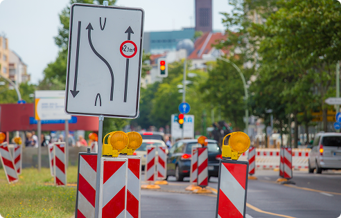 Mietzäune.de setzt die Sicherungsmaßnahmen für deine Baustelle zuverlässig um.