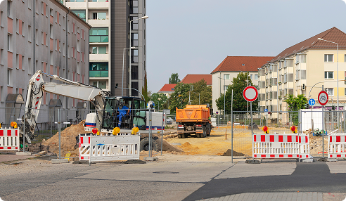 Mietzäune.de ist dein flexibler Partner für Baustellenabsperrungen und reagiert kurzfristig auf Änderungen.